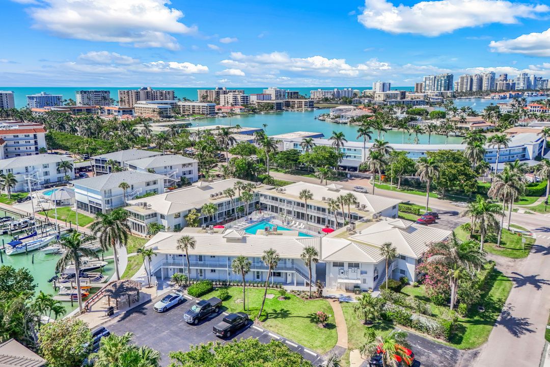354 Harbour Dr, Naples, FL 34103