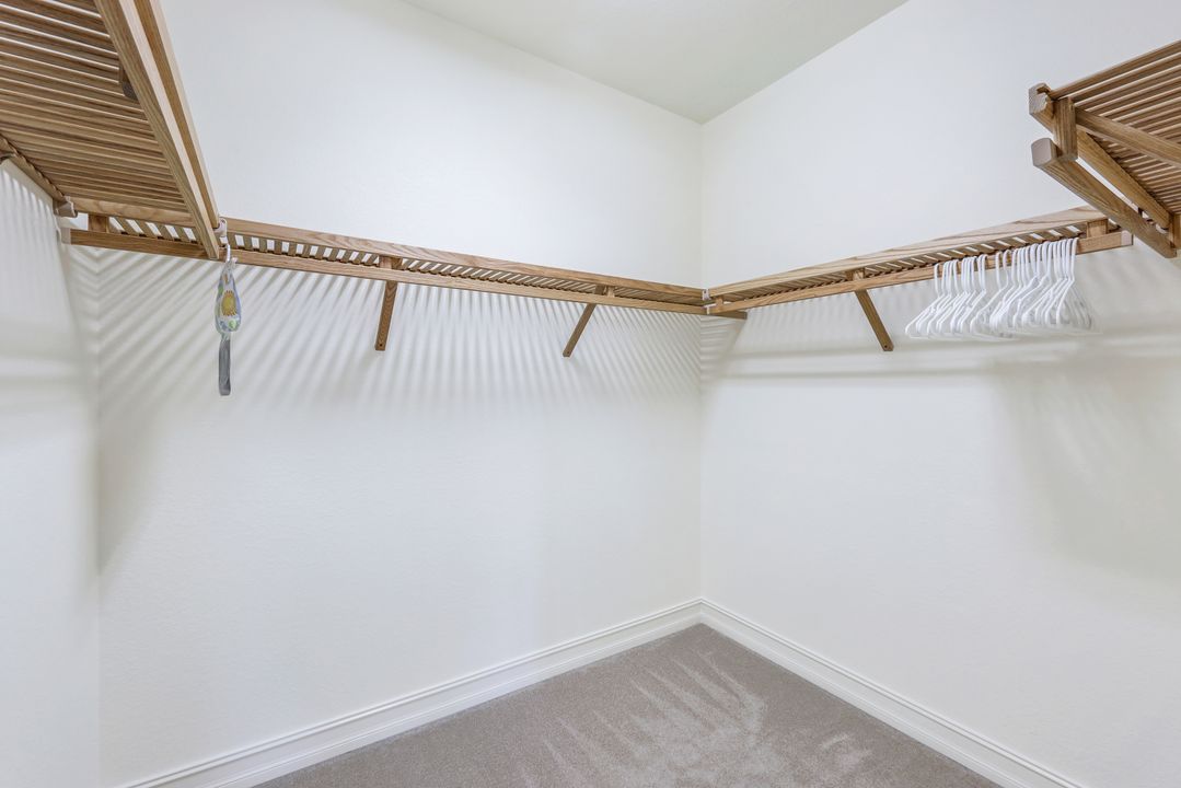 9082 Albion Ln S #6702, Naples, FL 34113