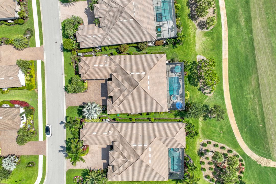 8668 Amour Ct, Naples, FL 34119