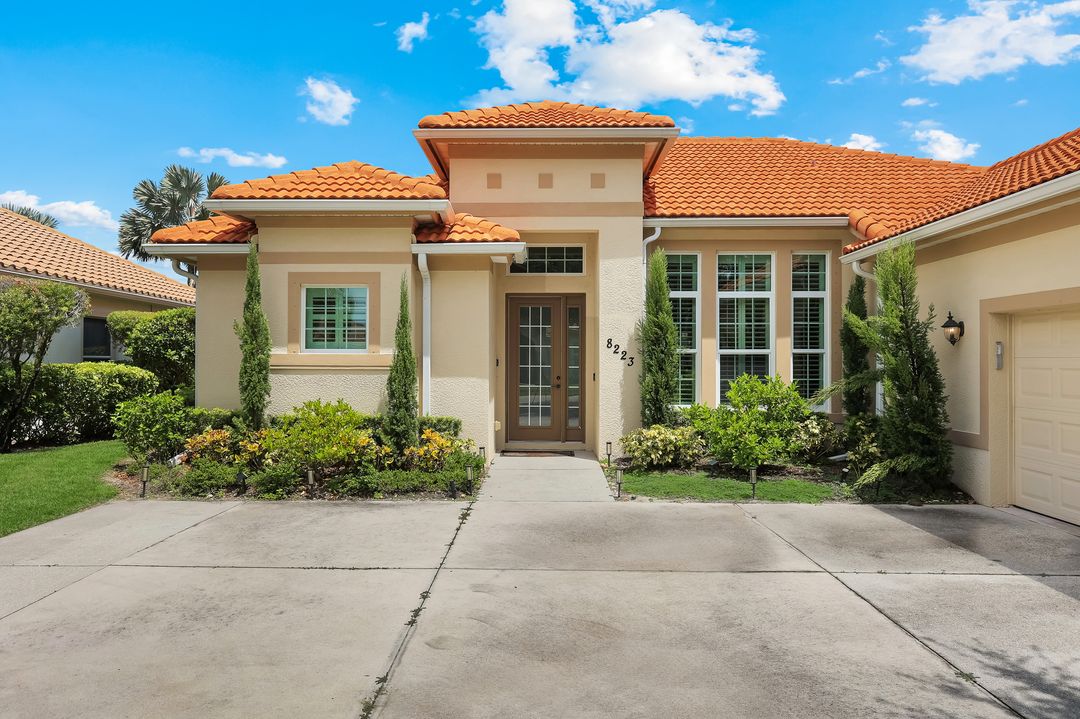 8223 Potomac Ln, Naples, FL 34104