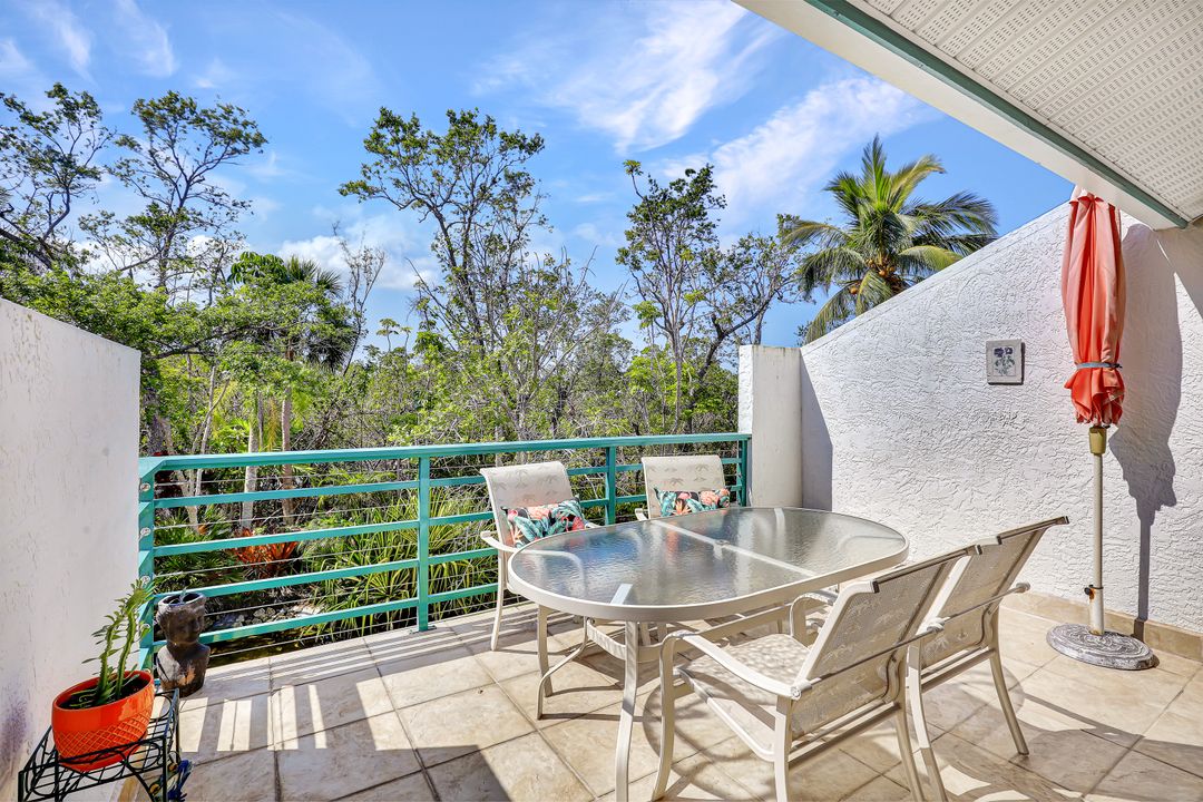 2294 Anchorage Ln #C, Naples, FL 34104