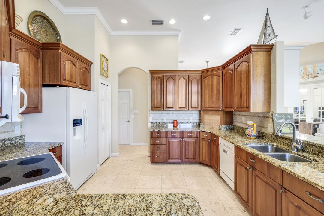 15930 Catalpa Cove Dr, Fort Myers, FL 33908