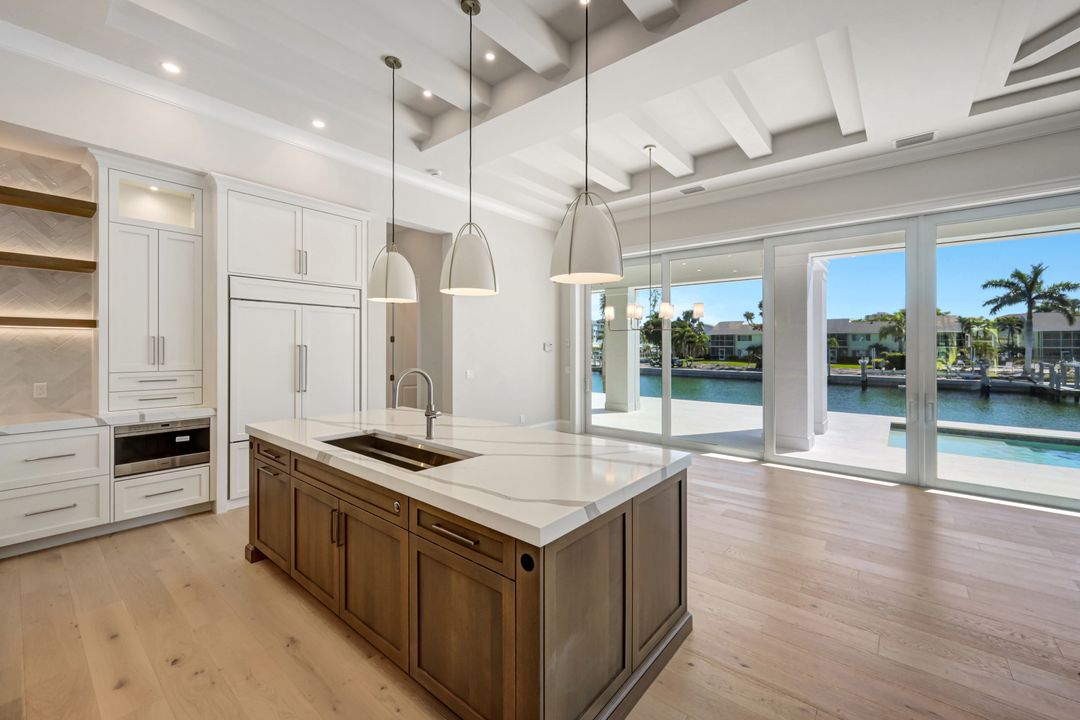 860 Banyan Ct, Marco Island, FL 34145