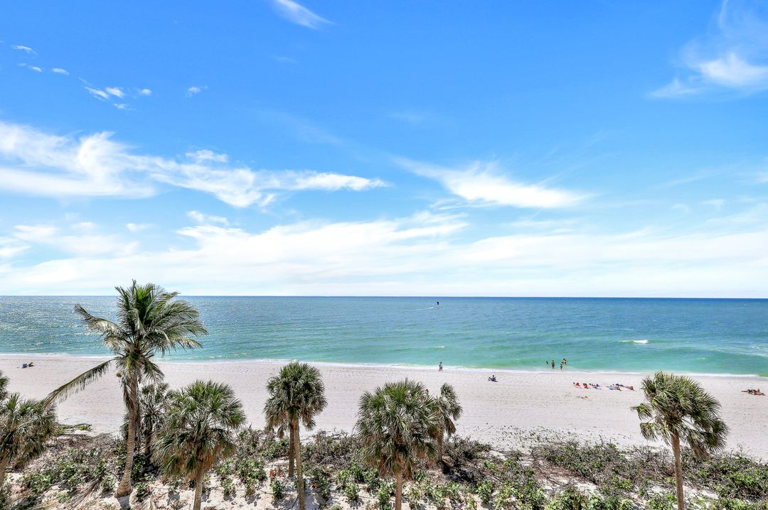 10475 Gulf Shore Dr APT 144, Naples, FL 34108