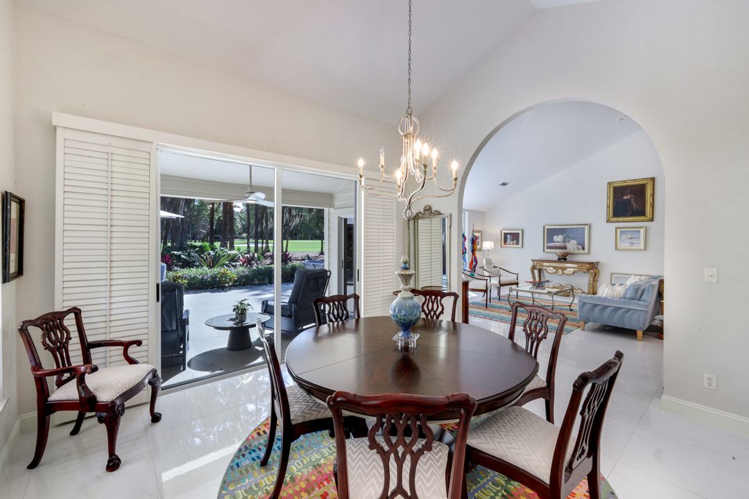 370 Edgemere Way N, Naples, FL 34105