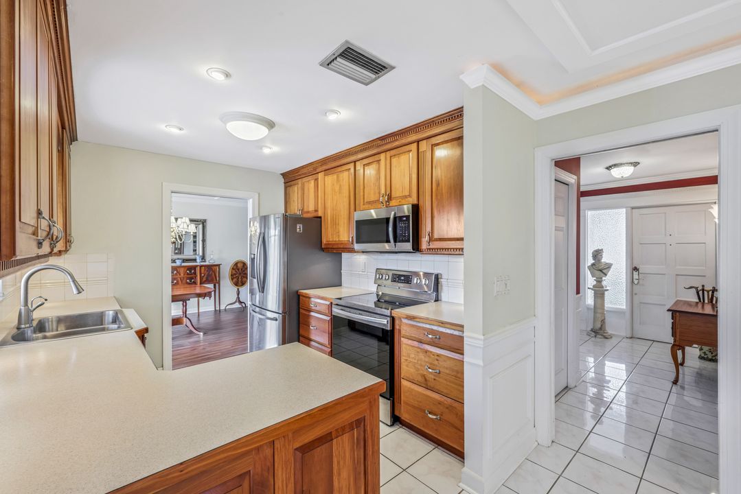 3117 SE 19th Ave, Cape Coral, FL 33904