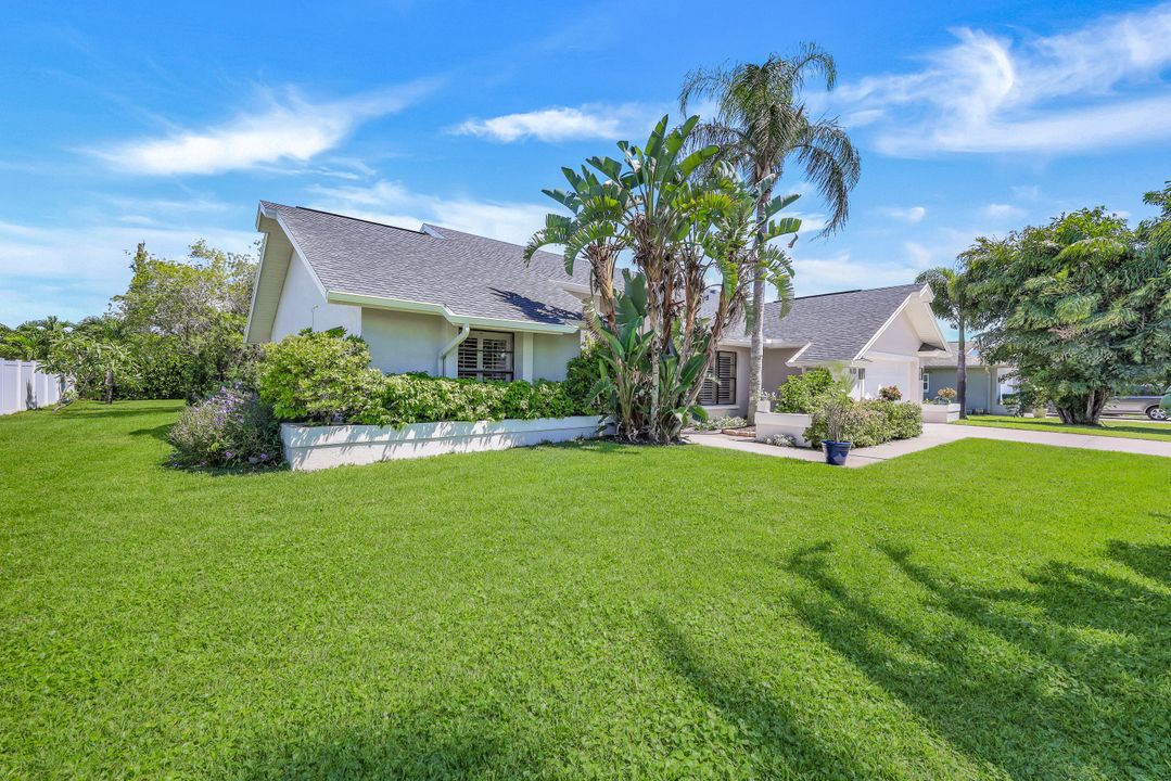 430 Cypress Way E, Naples, FL 34110