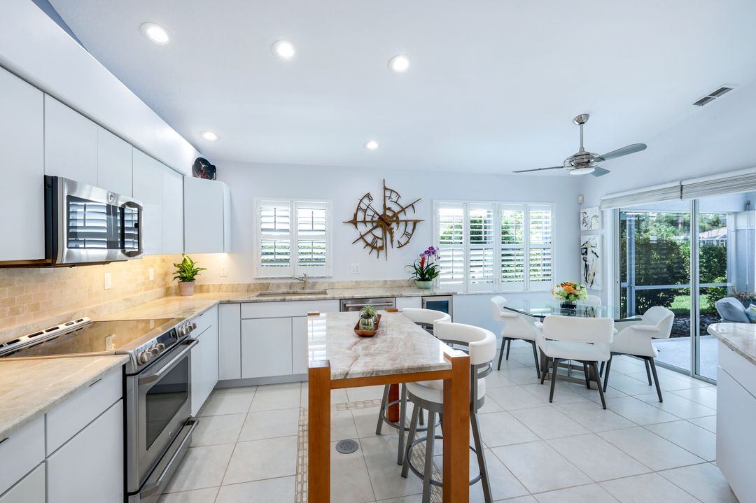 1343 Old Oak Ln, Naples, FL 34110