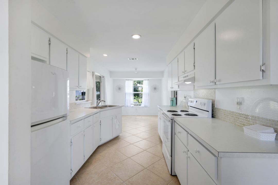 59 Hilo Ct, Naples, FL 34112