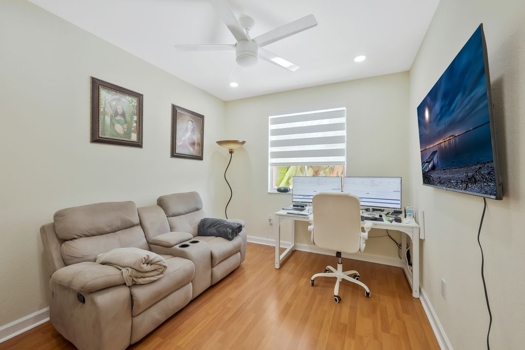 14942 SW 8th Ln, Miami, FL 33194