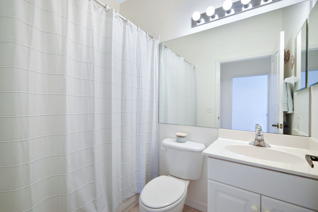 14271 Hilton Head Dr, Fort Myers, FL 33919