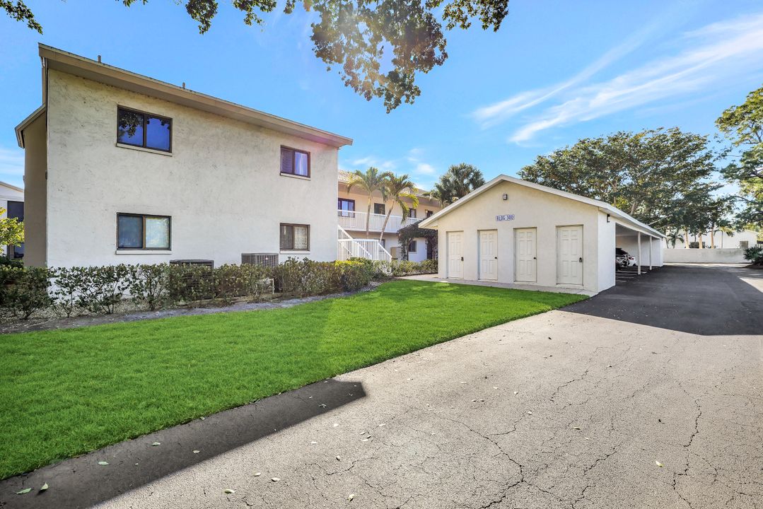 910 Vanderbilt Beach Rd #325, Naples, FL 34108