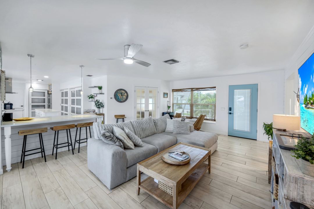 1048 Cottonwood Ct, Marco Island, FL 34145