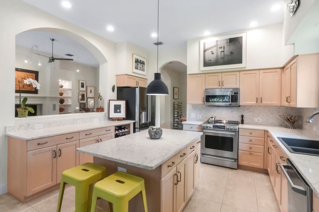 23151 Foxberry Ln, Bonita Springs, FL 34135