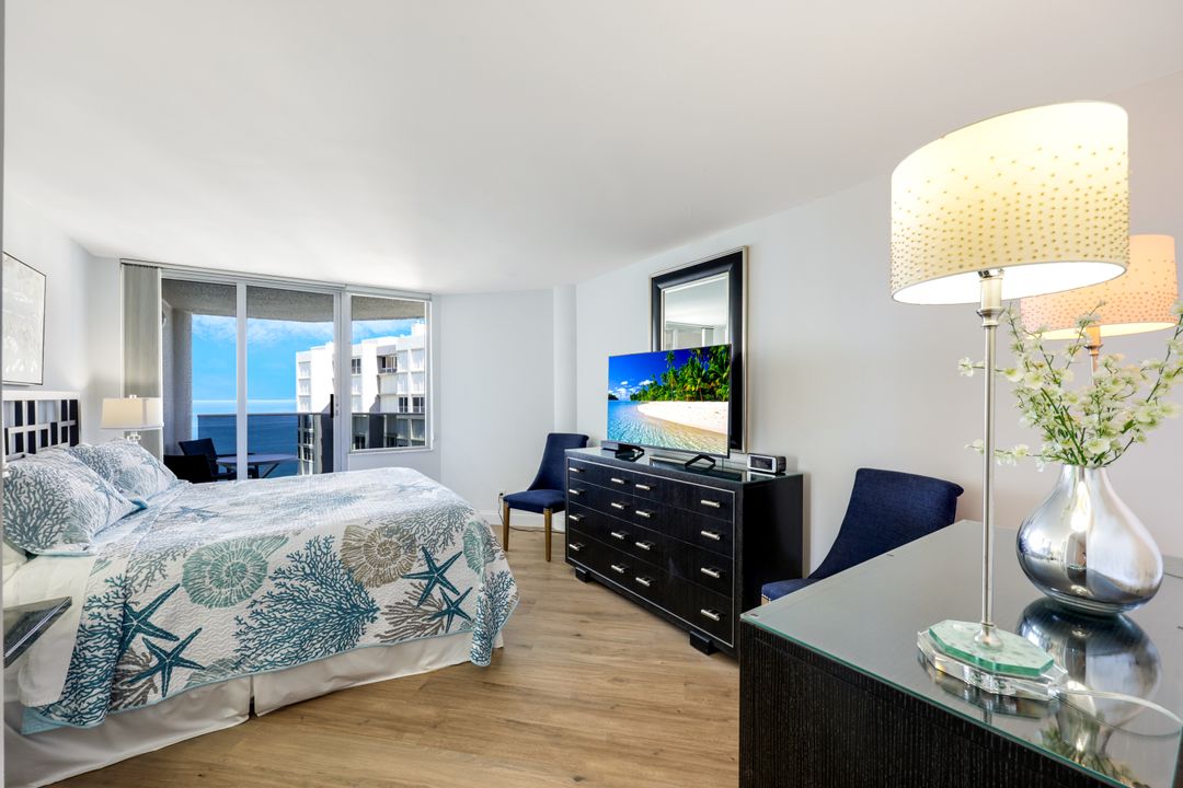 4041 Gulf Shore Blvd N #1505, Naples, FL 34103