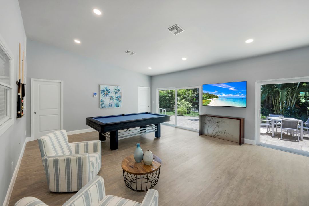 630 109th Ave N, Naples, FL 34108