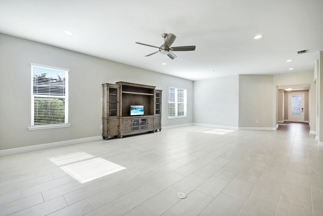 3480 Pilot Cir, Naples, FL 34120