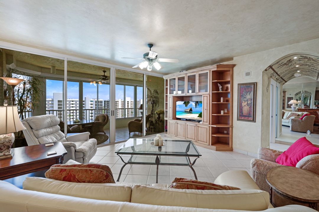 25 Bluebill Ave #1105, Naples, FL 34108