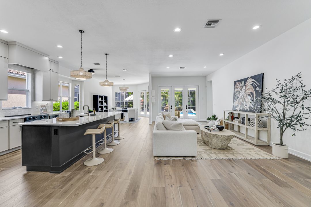 6132 Highwood Park Ln, Naples, FL 34110