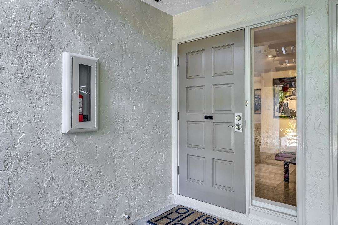 105 Wilderness Dr #107, Naples, FL 34105