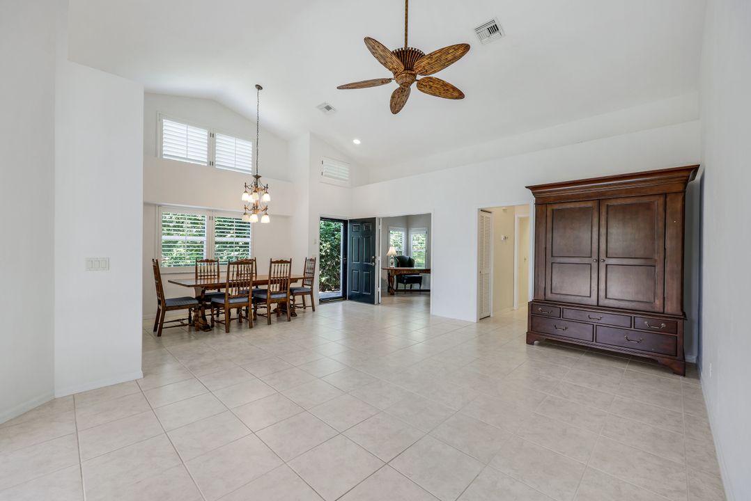 27181 Kindlewood Ln, Bonita Springs, FL 34134