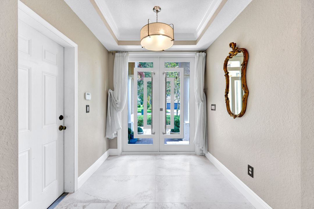 1764 Birdie Dr, Naples, FL 34120