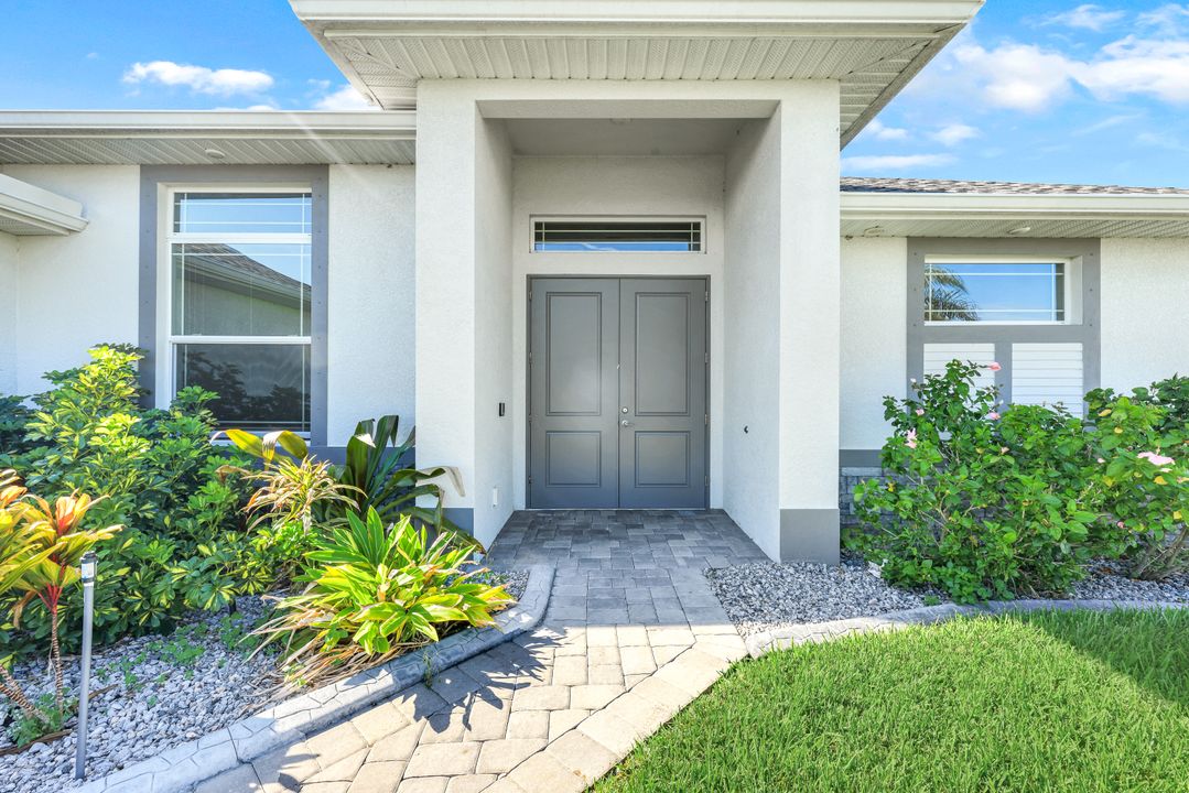 320 NE 7th Terrace, Cape Coral, FL 33909