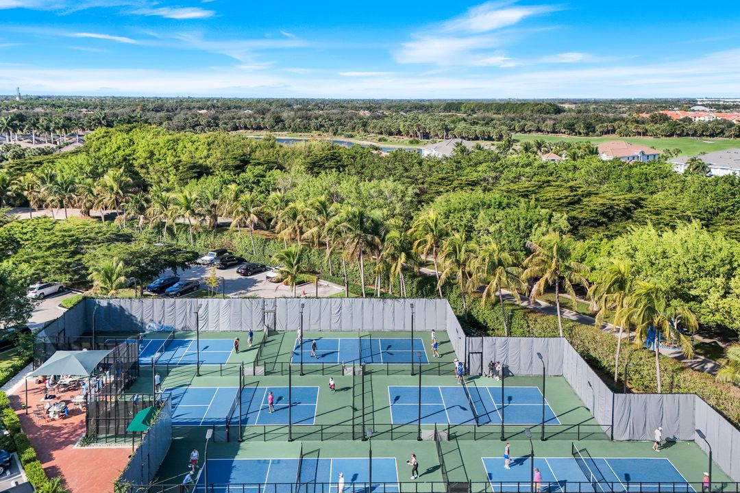 18571 Verona Lago Dr, Miromar Lakes, FL 33913