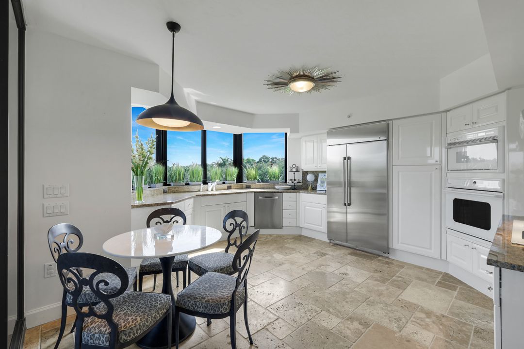 6597 Nicholas Blvd #306, Naples, FL 34108