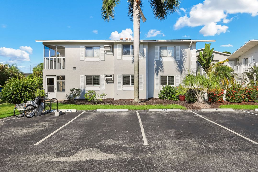 8148 Country Rd #101, Fort Myers, FL 33919