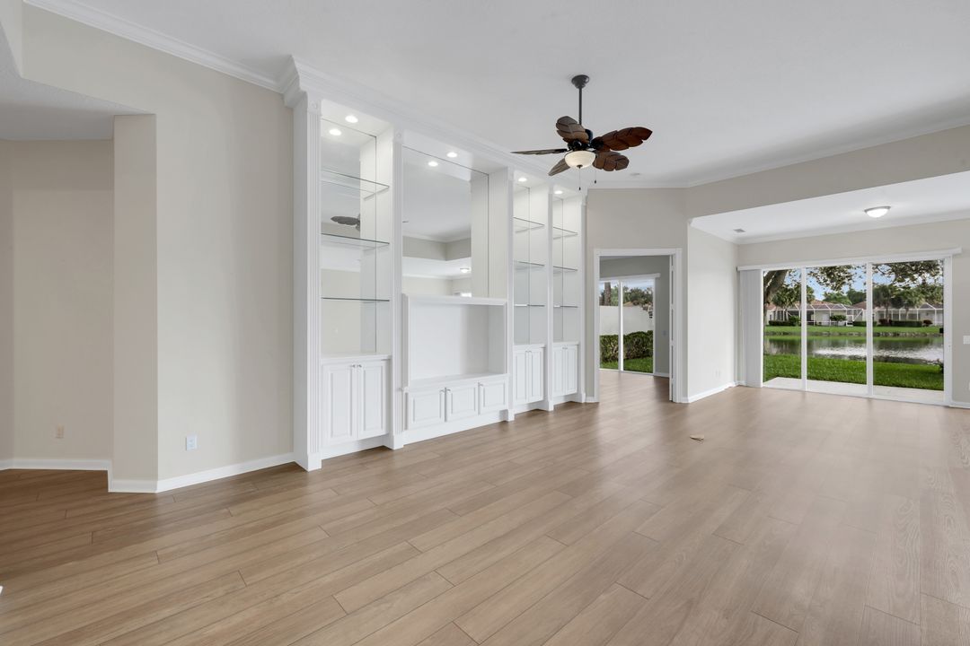 3821 Whidbey Way, Naples, FL 34119