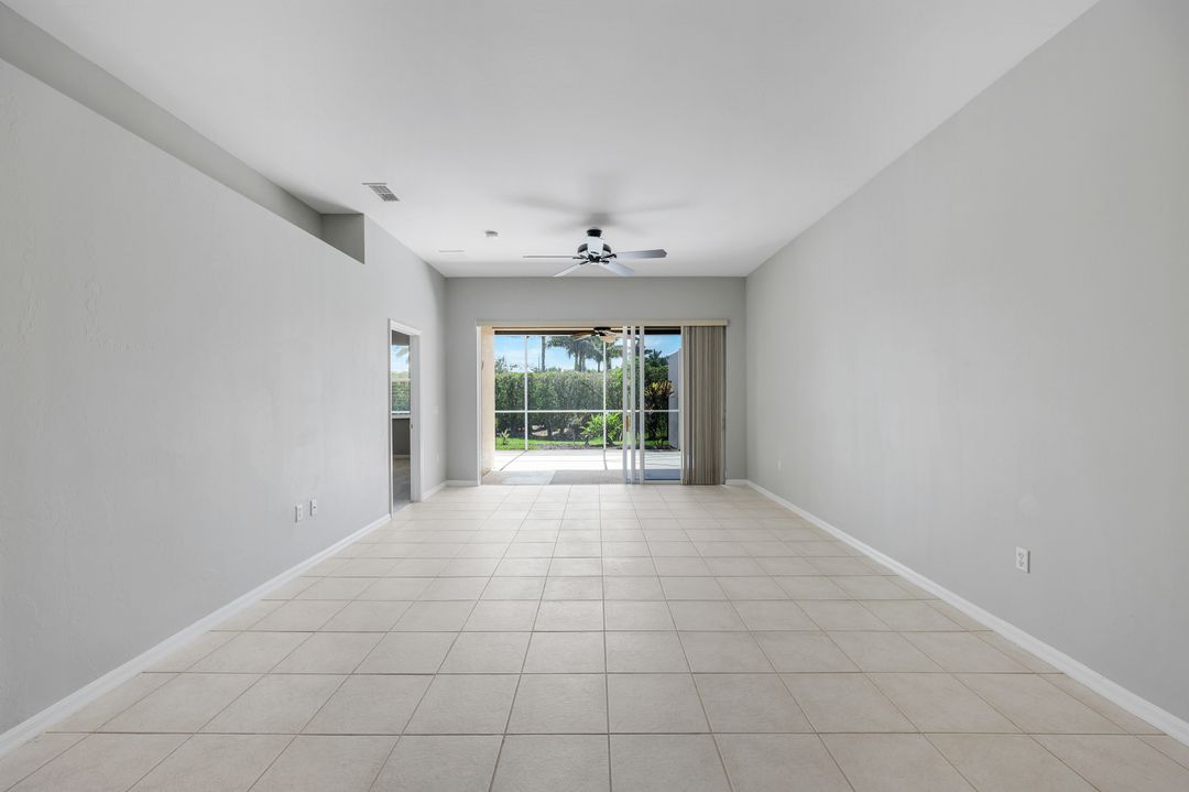6504 Castlelawn Pl, Naples, FL 34113
