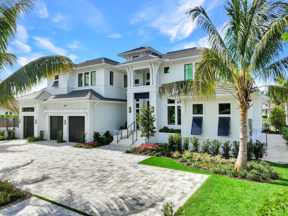 3637 Crayton Rd, Naples, FL 34103