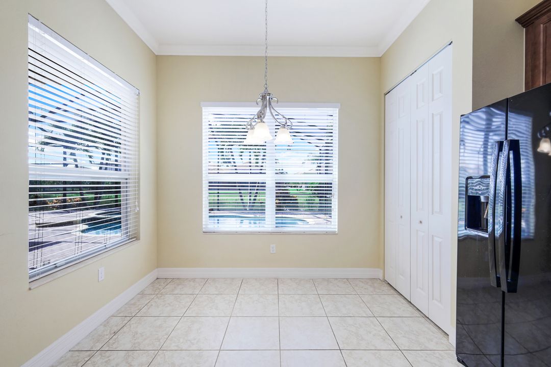 6592 Marbella Ln, Naples, FL 34105