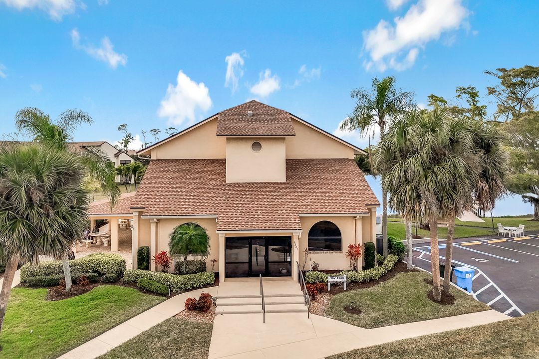 8475 Charter Club Cir #8, Fort Myers, FL 33919