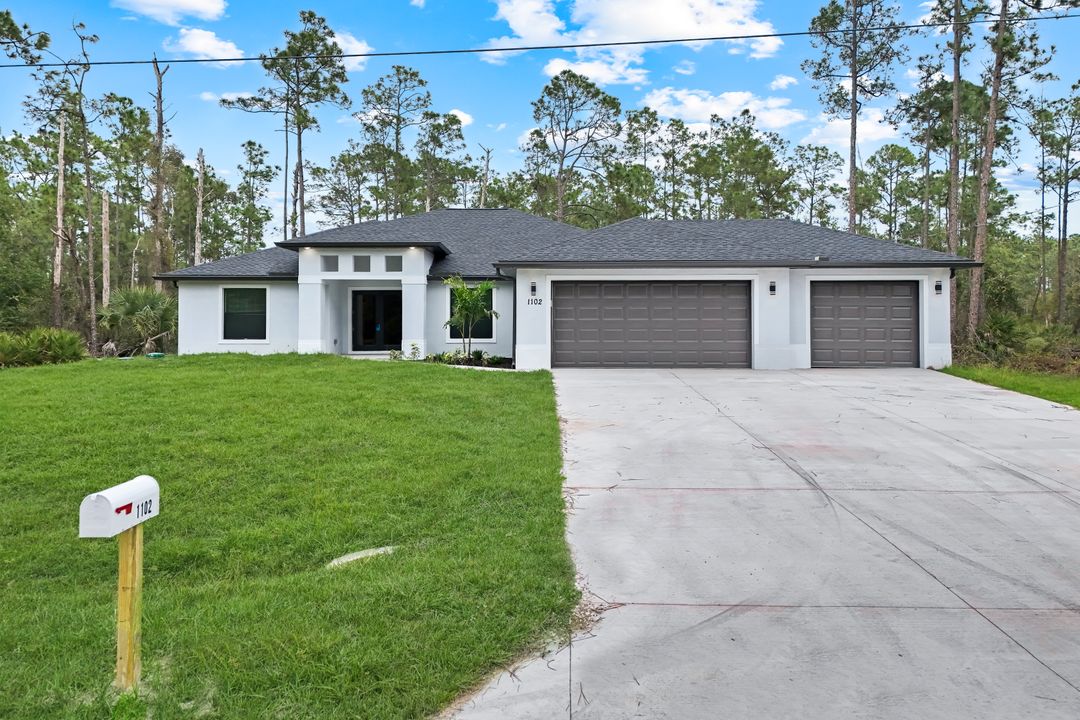 1102 Edison Ave, Lehigh Acres, FL 33972