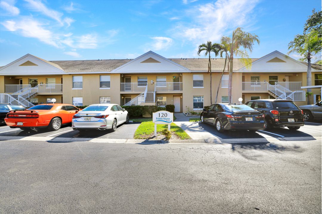 120 Pebble Shores Dr #205, Naples, FL 34110