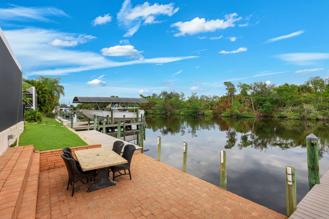 2309 SE 20th Pl, Cape Coral, FL 33990