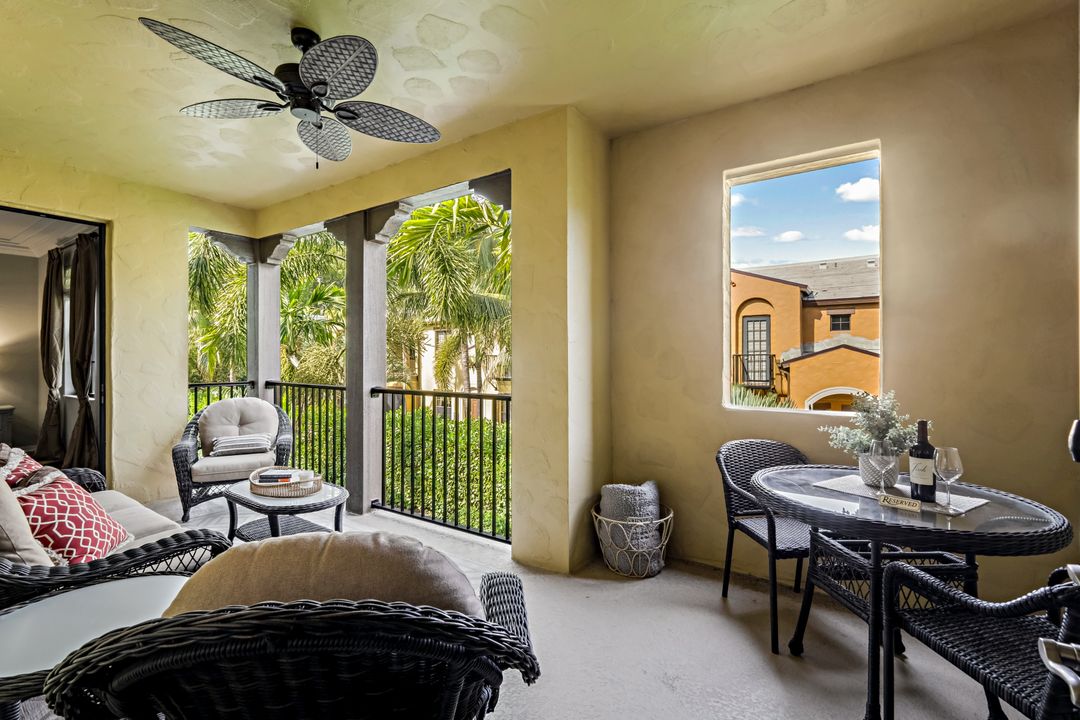 8949 Malibu St #302, Naples, FL 34113