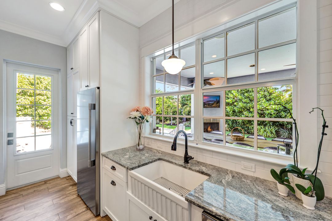 5288 Sand Dollar Ln, Naples, FL 34103