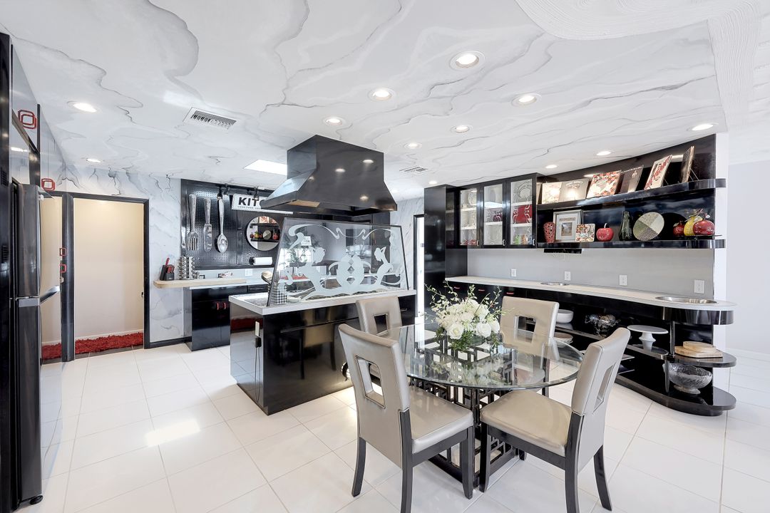 9 Front St #9 Bella Florals Commercial, Marco Island, FL 34145