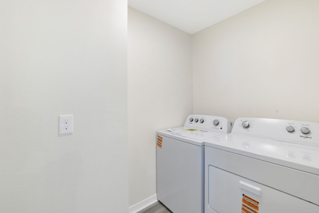627 Palm Dr, Naples, FL 34114
