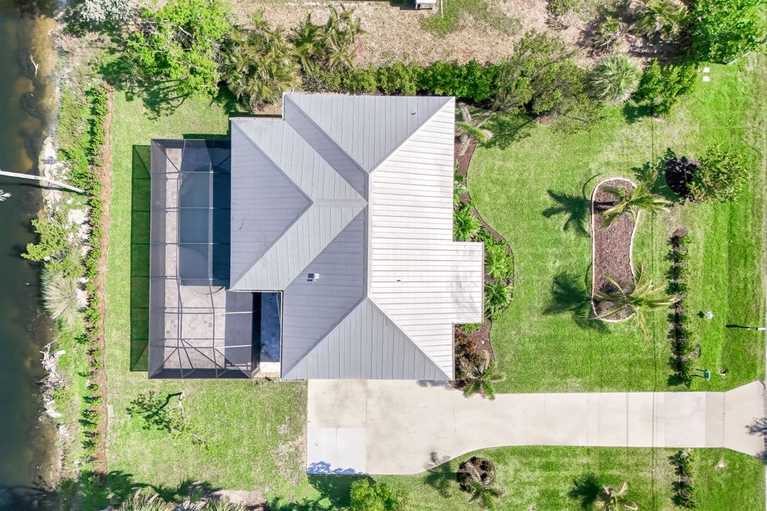 647 Rabbit Rd, Sanibel, FL 33957