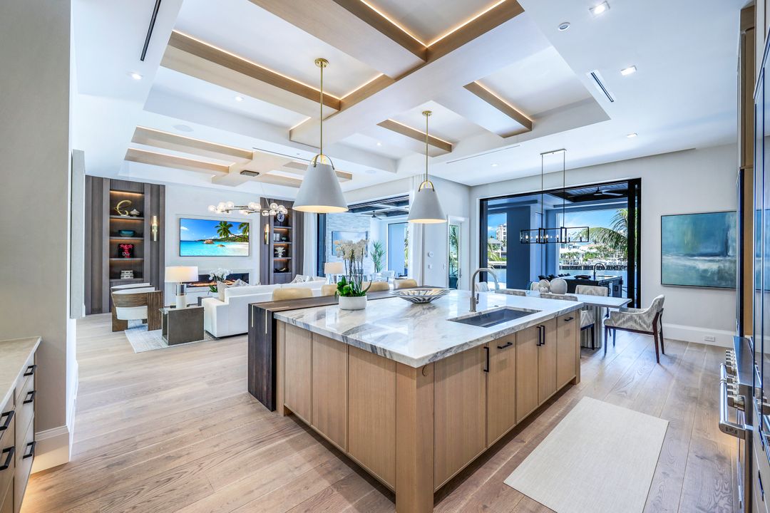 403 Neapolitan Way, Naples, FL 34103