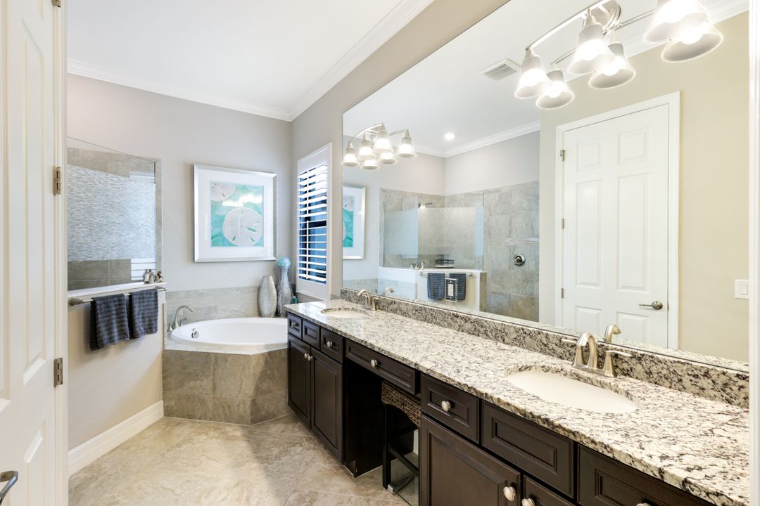 1839 Mustique St, Naples, FL 34120