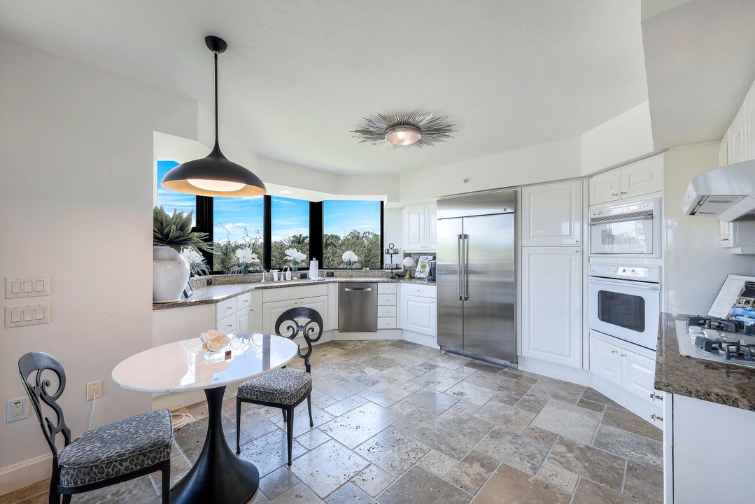 6597 Nicholas Blvd #306, Naples, FL 34108