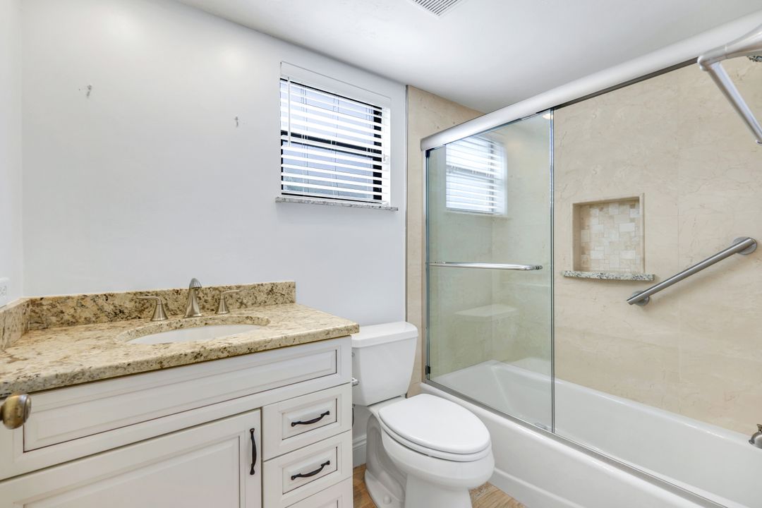 529 Lake Louise Cir #101, Naples, FL 34110