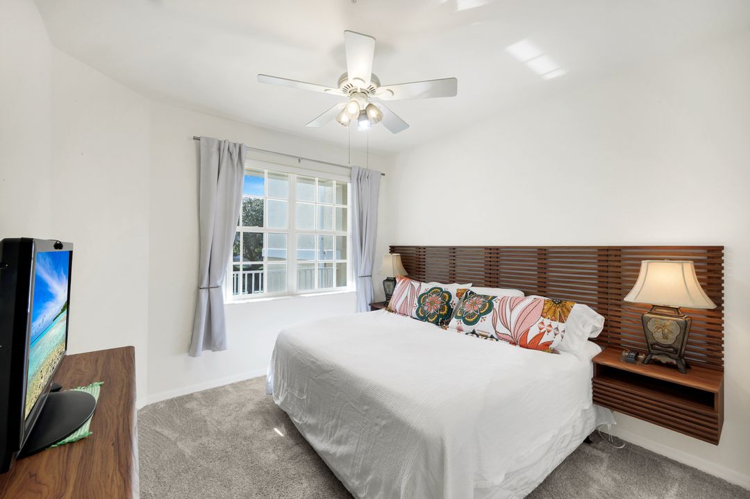 4843 Hampshire Ct #105, Naples, FL 34112