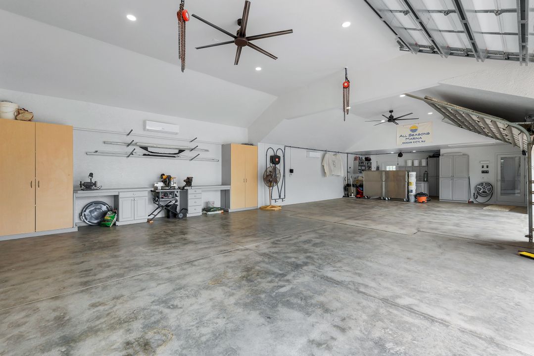 9245 The Ln, Naples, FL 34109
