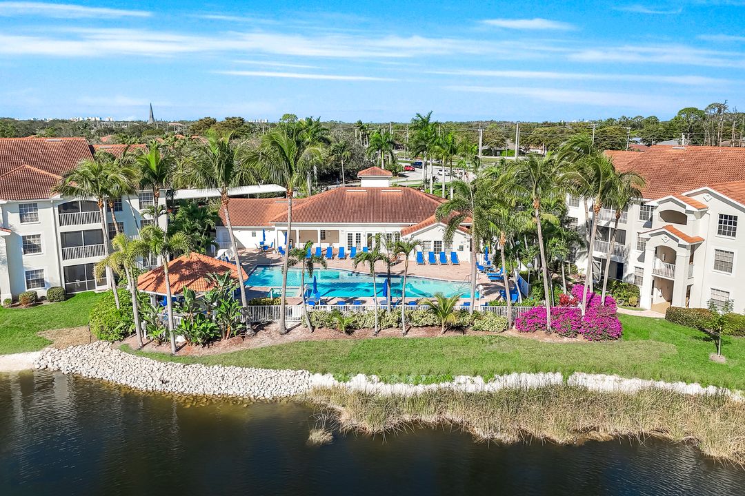 4620 St Croix Ln #911, Naples, FL 34109